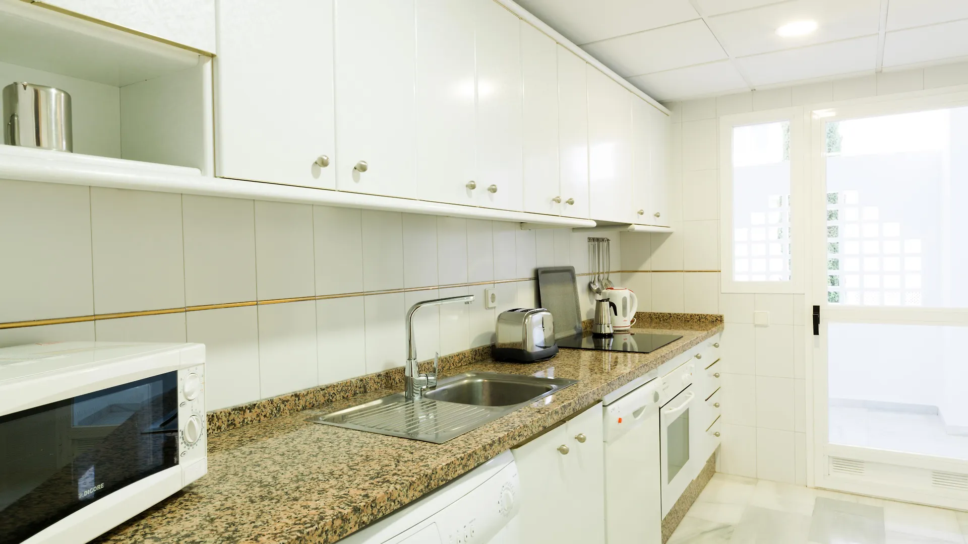 Aparthotel Monarque Sultan Marbella 4*,  Spanje